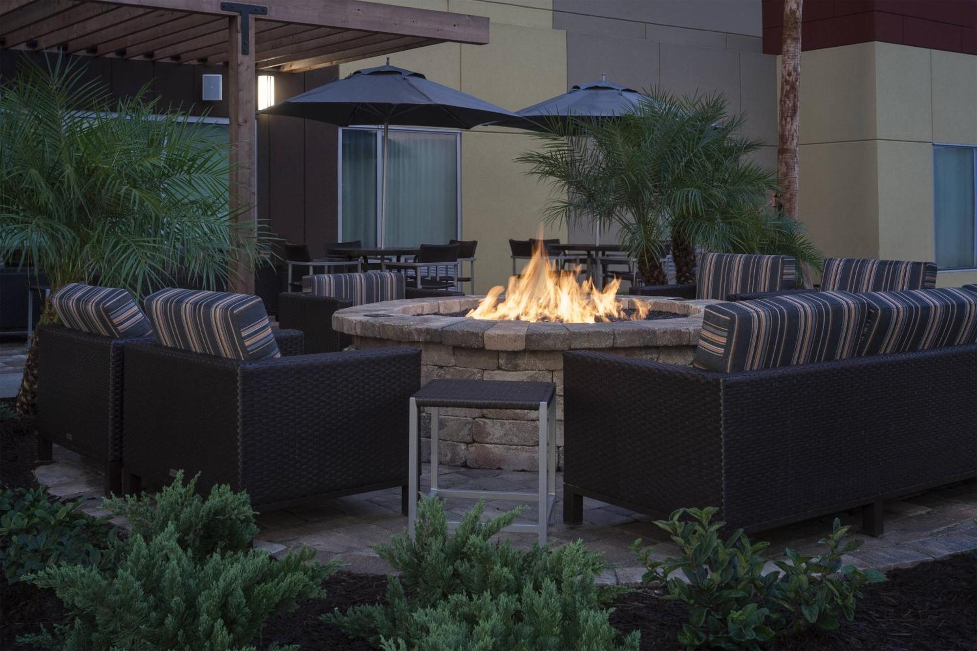 Towneplace Suites By Marriott Titusville Kennedy Space Center Exterior photo