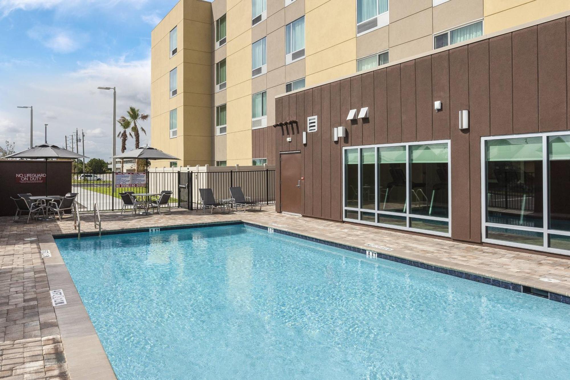 Towneplace Suites By Marriott Titusville Kennedy Space Center Exterior photo