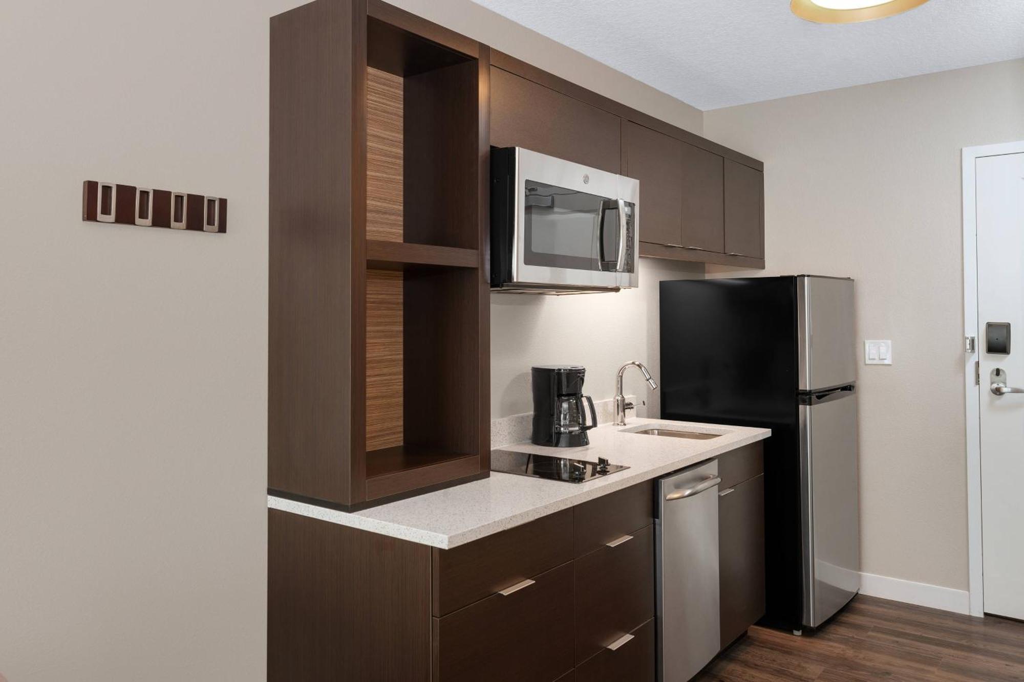 Towneplace Suites By Marriott Titusville Kennedy Space Center Exterior photo